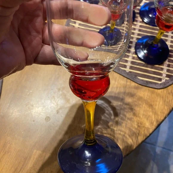 Pier 1 imports set of 6 wine glasses/goblets. Excellent condition   Discontinued - Picture 2 of 3